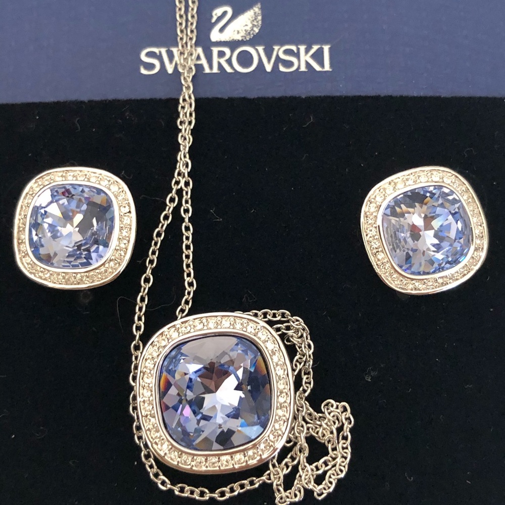 Earrings and necklace set